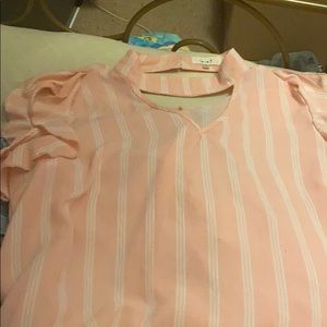 Light pink and white ruffled tshirt like new